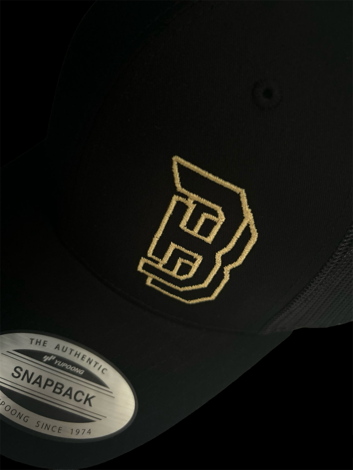 BASICS Cap - Black (light gold stitch)